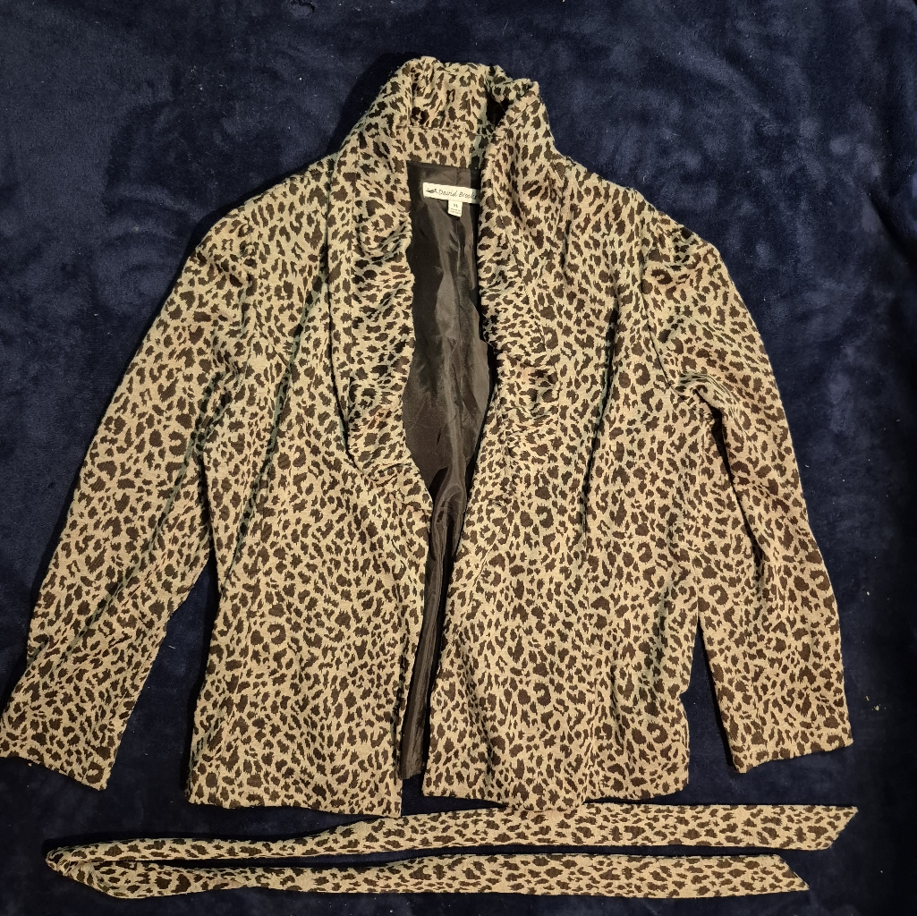 Chic Leopard Print Jacket W/ Belt